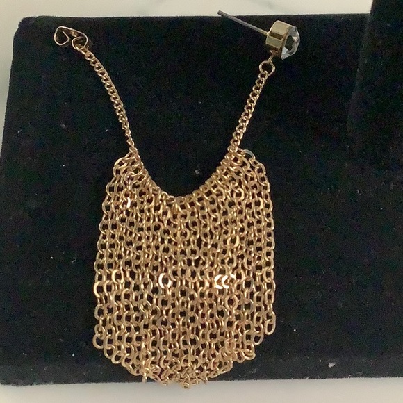 NWOT Gold Tone Post Chain Earrings - Picture 8 of 8